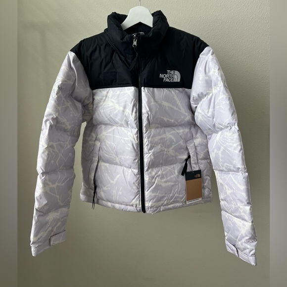 The North Face Women's 1996 Retro Nuptse 700 fill goose down Jacket - Picture 3 of 11